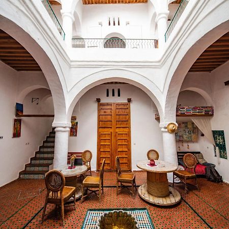 Youth Hostel Tarbiaat 44 เทโทอัน ภายนอก รูปภาพ