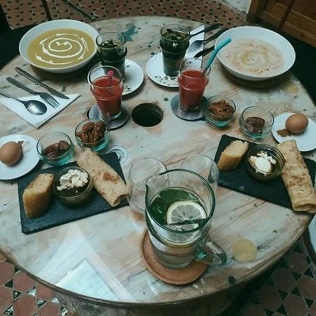 Youth Hostel Tarbiaat 44 เทโทอัน ภายนอก รูปภาพ